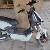 دراجه. سكنس جبلي شحن للبيع  بيها عطل بس بطاريه السعر 200 مكاني بغداد ا...