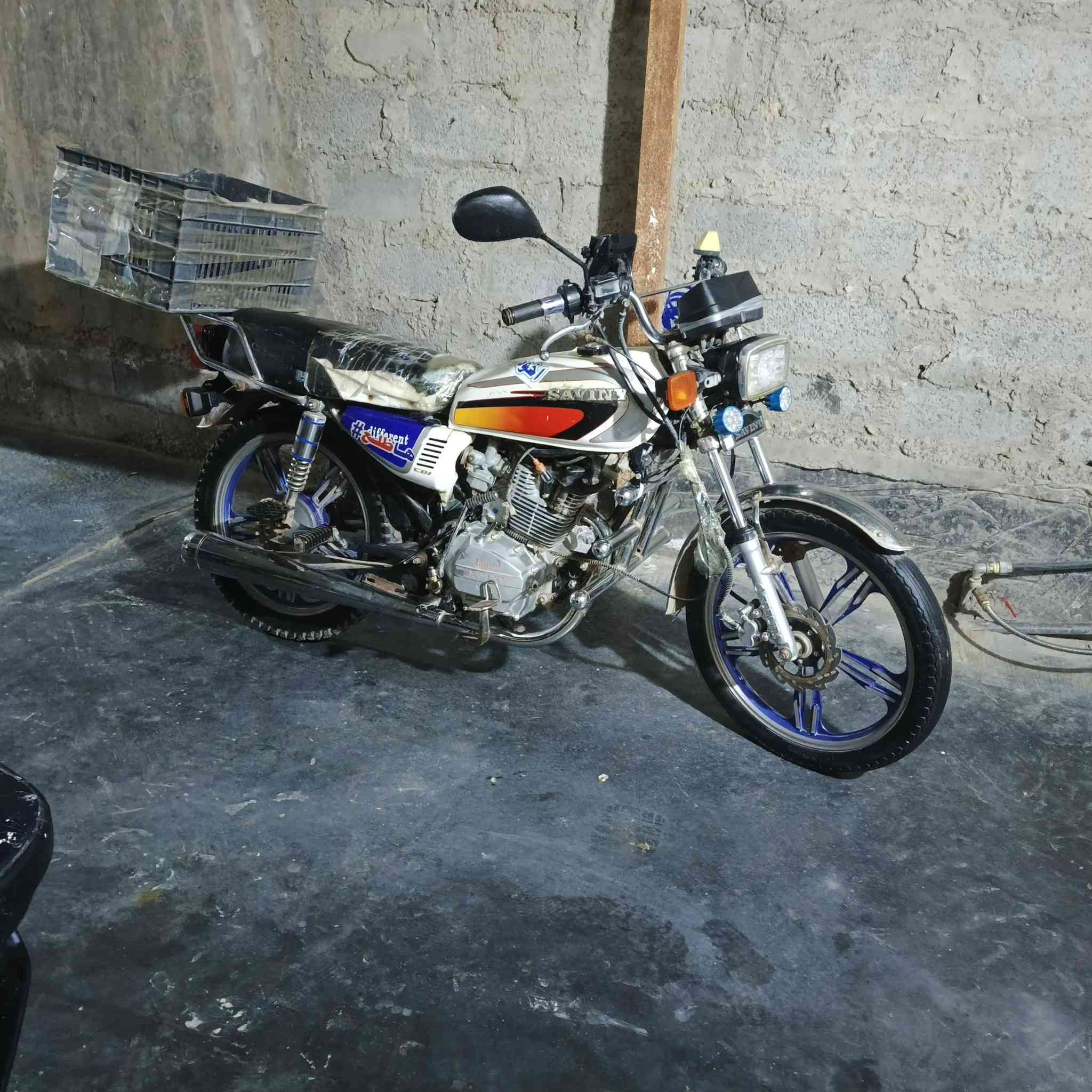 سلام عليكم دراجه ايراني سيفان موديل 21 محرك خير من الله شلعه معدل فول دراجه مانغصه شي ابي ثري بيها بس يرادله فيلسه.. فيلسه بصيطه وجاملغ امامي مكسور دراجه خير من الله هي گدام عينك سعر475وبيه مجال مكاني تاجي قريت عواد متواجد قليل ع فيس الاستفسار الاتصال على الرقم ***********//

0788 436 7273
