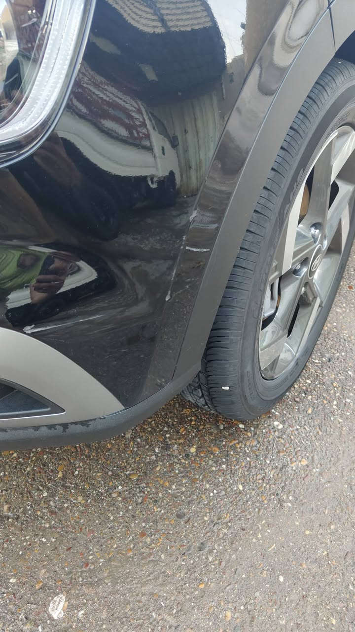 السلام عليكم
هيونداي فينو 2024 وارد امريكي كلين 
بدون صبغ و بدون بارد و بدون طخة 
حادثها فقط سرقة دخلت زيرو مماشية 
مغلفة حماية PPF جاملغات امامية و  بنيد
و دعامياتها وياها و غراض كلها إصلية مازداد إصلية تفصيخ 
مواصفات فتحة بصمة تشغيل عن بعد كامرة خلفية تحكمات استيرن دركة خياط رادار امامي خلفي جانبي قيادة ذاتية 
حاليا ماشية 7000 مكانها بغداد حي القاهرة 
السعر 153
***********
