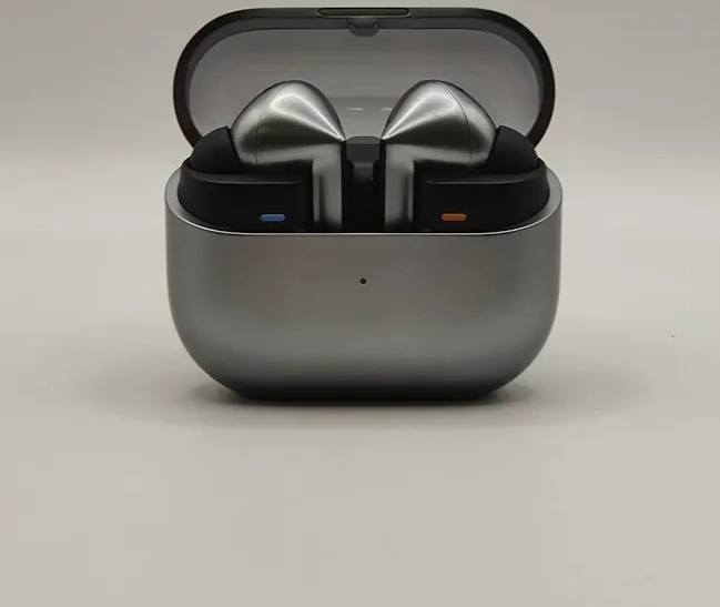 سماعة سامسونج
Galaxy Buds 3 Pro 3
ضمان وكالة عين الفهد
استخدام قليل جديدة
كامل ملحقات
السعر 150  ألف
بغداد حي أور
***********
