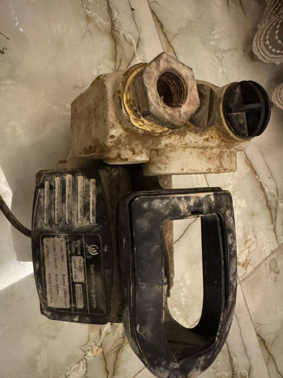 ماطور ماي شرط الشغل سحب ودفع الاصلي
سعرة 30 الف المكان الزبير 
***********
