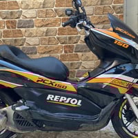 PCX جيل أول • بحالة الوكالة • ستاند كهربائي