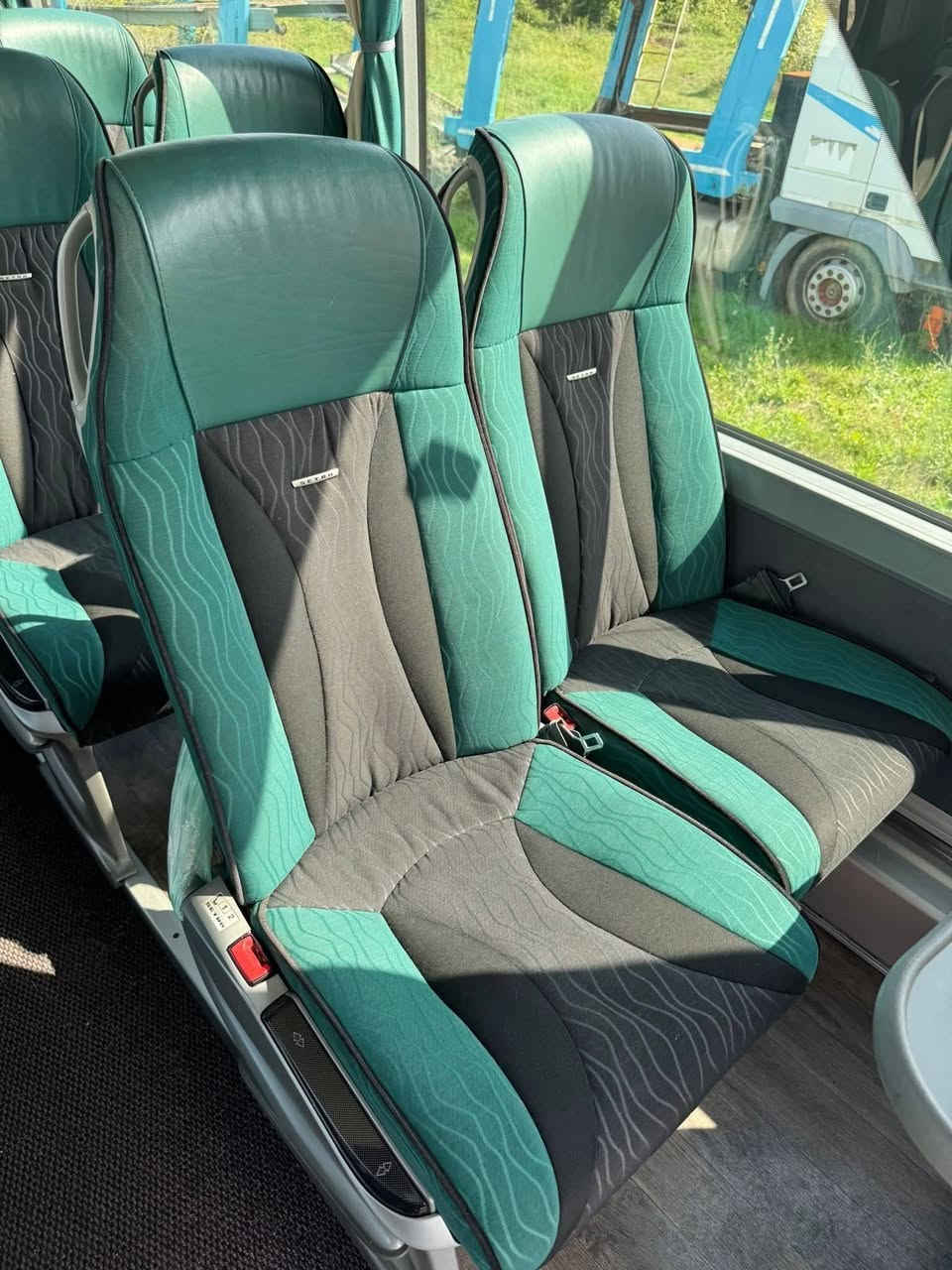 نبدي بسم الرحمان
Setra 417 HDH
سنة الصنع 2013
عداد 580000 كم 
ناقل حركة اوتوماتيكي 
عدد المقاعد 57
3 محاور * محور توجيه 
السعر 95الف دولار 
شامل كمرك ضريبة شحن 
مدة الوصول 15 يوم بعد الحجز


**إذا كنت صاحب هذا الإعلان وتريد حذفه لأي سبب، رجاءا أرسل رسالة إلى الدعم الفني**