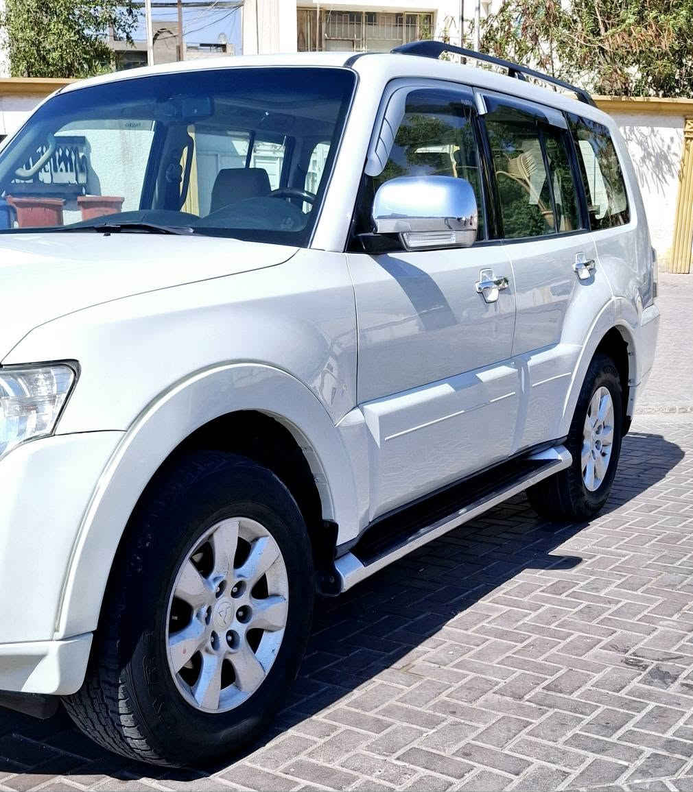 السلام عليكم باجيرو  ٢٠١٠ حبتور وارد خليجي مكفوله كفاله عامه بدون حادث بدون صبغ بدون تبديل فول مواصفات مكينه ٣٥٠٠ فتحه سقف كراسي جلد كهرباء دمام خلفي داخل عسلي صاج مرايات شفط اشاره وترحيب ثلاجه بالفرس سبعه راكب ثلاث قطع تبريد حساس خلفي كير مكينه مكفولات صدر أمامي وخلفي نضيف السعر    ١٢٨   بيهه مجال الاتصال  *********** مكان بغداد بغداد, العراق
