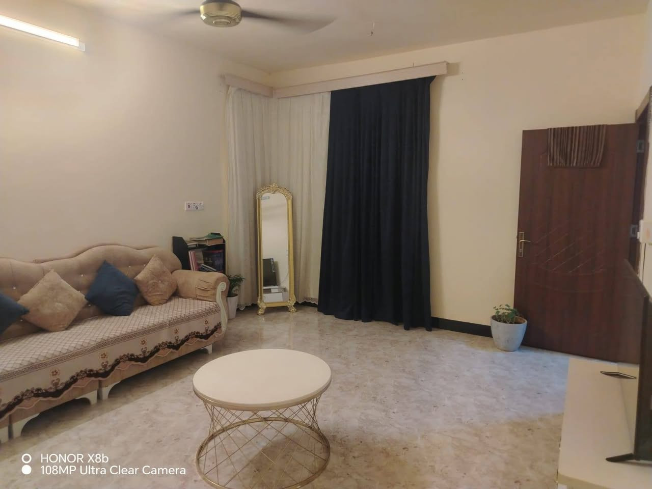 بيت في مجمع الجوهرة ٢٥٠متر صدر طير فيروز ١طابق واحد ومسدد كامل والتحويل مباشر
***********
