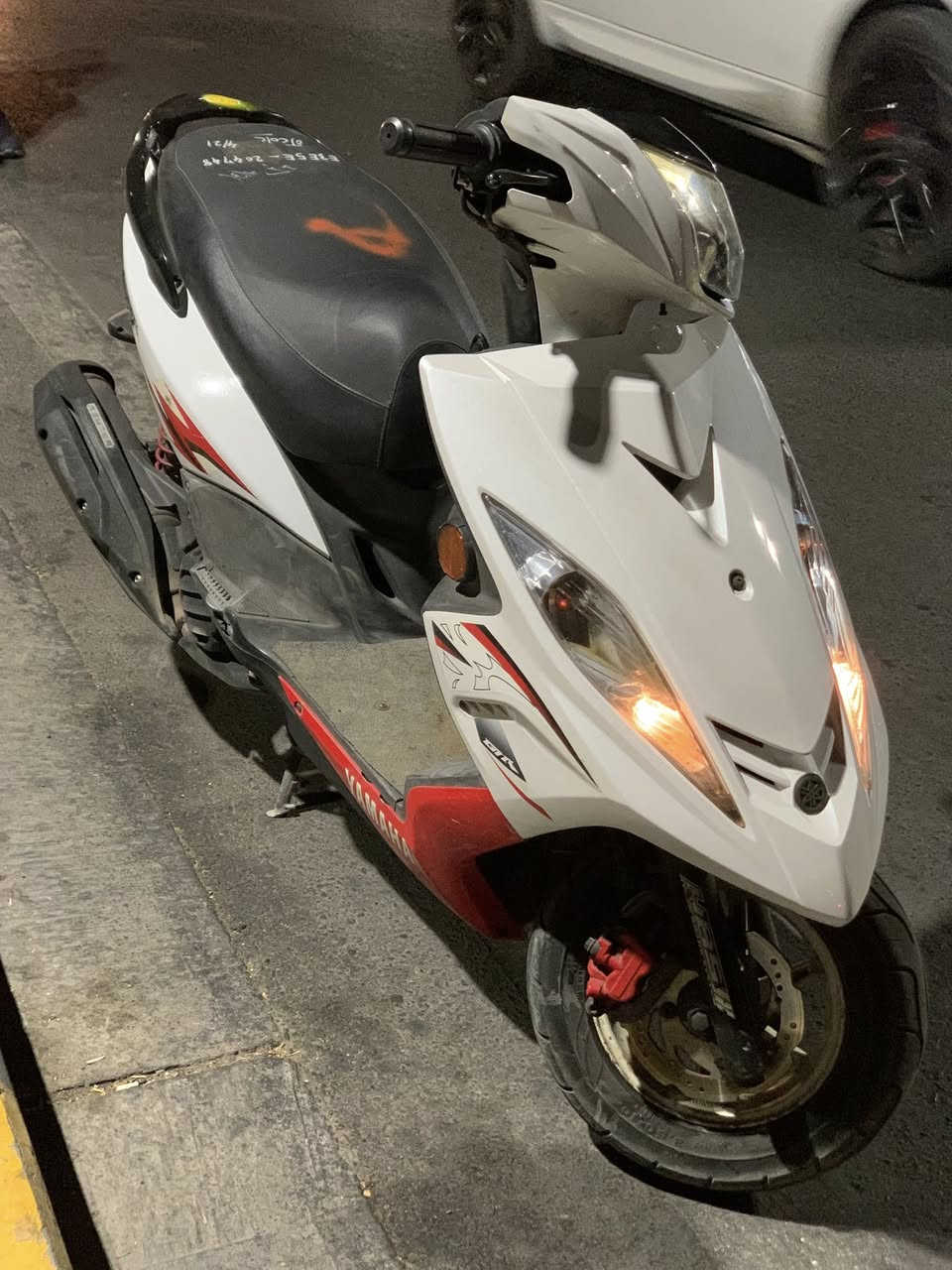 سلام عليكم دراجة GTR 2014 لبيع
كلهة ختم واحد مكفولة كفالة عامة كفر ومكينة

عليهة تخم تاير جديد وبيهة عدسة ما ناقصهة اي شي 

سعر 1200 وبيهة مجال بكان بغداد ساحت عدن

***********
