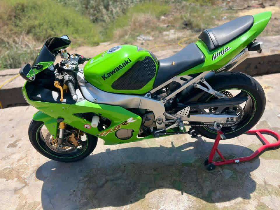 يا الله اللهم صلي ع محمد وال بيت محمد
كاوزاكي 2004 حجم المحرك 636 كفالة عامة اقوة فيتر بلعراق جيبة اوراق شرط اصلية ومكمرك بأسمي اخوان اريد اخذ سيارة ومستعجل ع بيعة وسعرهة مناسب 25  متواجد واتساب اذا مو شراي لتتصل ولتوصل فدوة رقمي *********** مكاني بغداد
