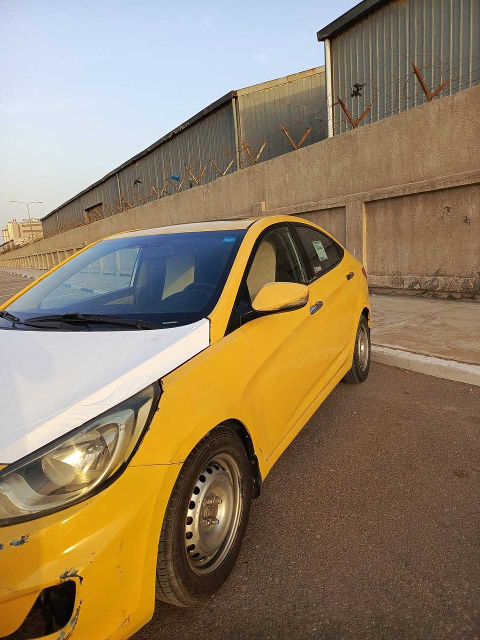 السلام عليكم اكسنت للبيع موديل 12 خليجي رقم انكليزي سنويه ل30 كير مكينه 1600 تخم تاير تبريد منضومه جديده السعر 70 مكاني البصره للاستفسار اتصل على الرقم ***********
