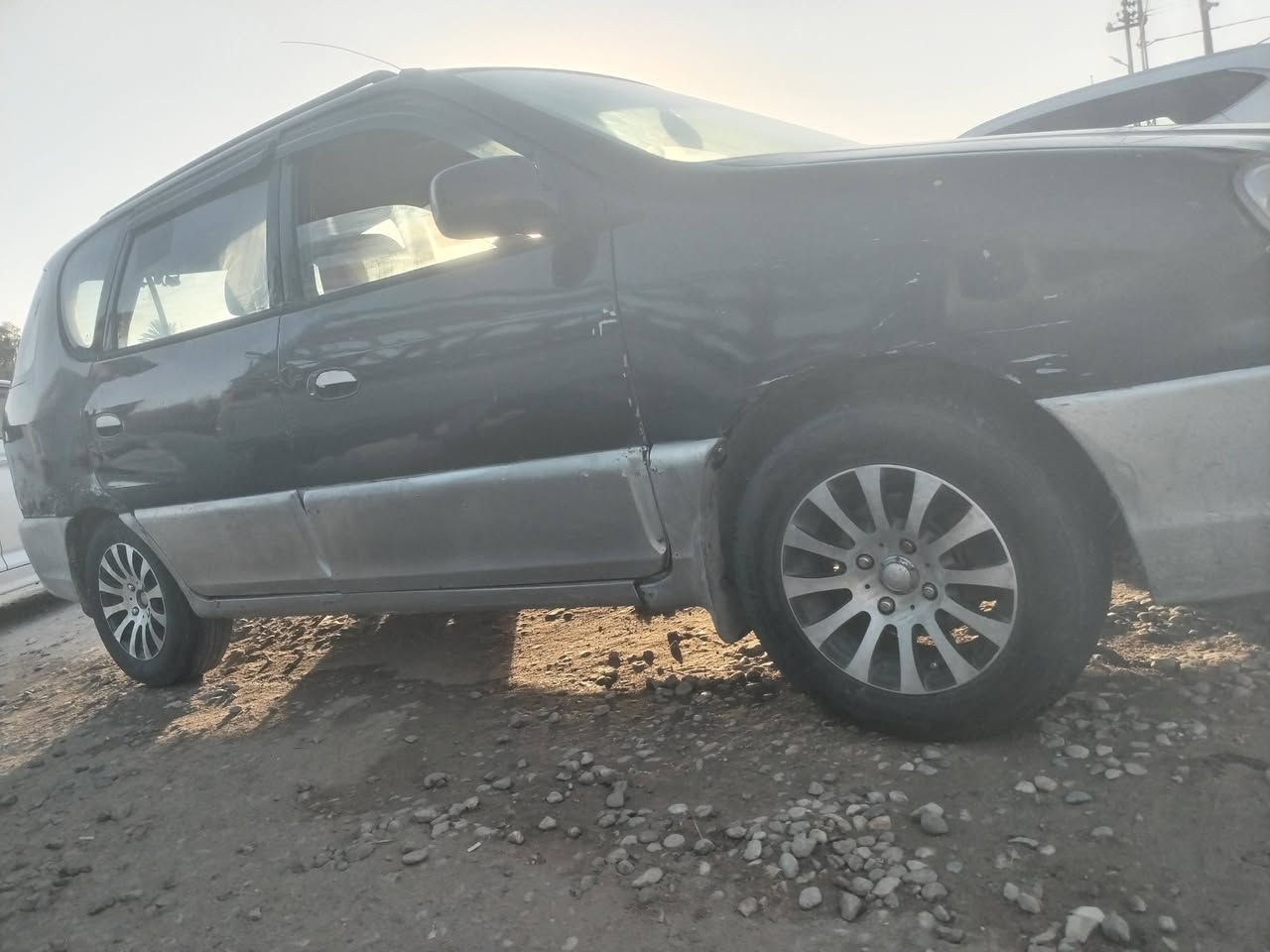 كارنز 2002
7.راكب عائليه 
تخم تاير جواها حتا السبير 
مكينه جديده كير اوتو 

رقم دولي.   بيع مستعجل 

مكاني ديوانيه عفك ***********
