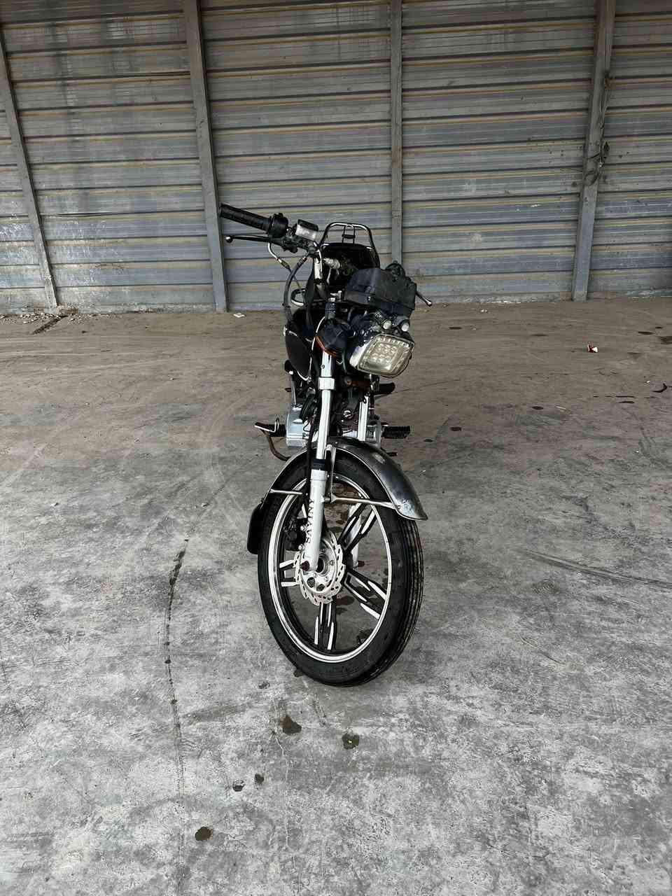 دراجه للبيع سيفان موديل 2021 محرك خير من الله نقص اشاير مكاني بعقوبه تقاطع ساده سعر 500رقم  ***********
