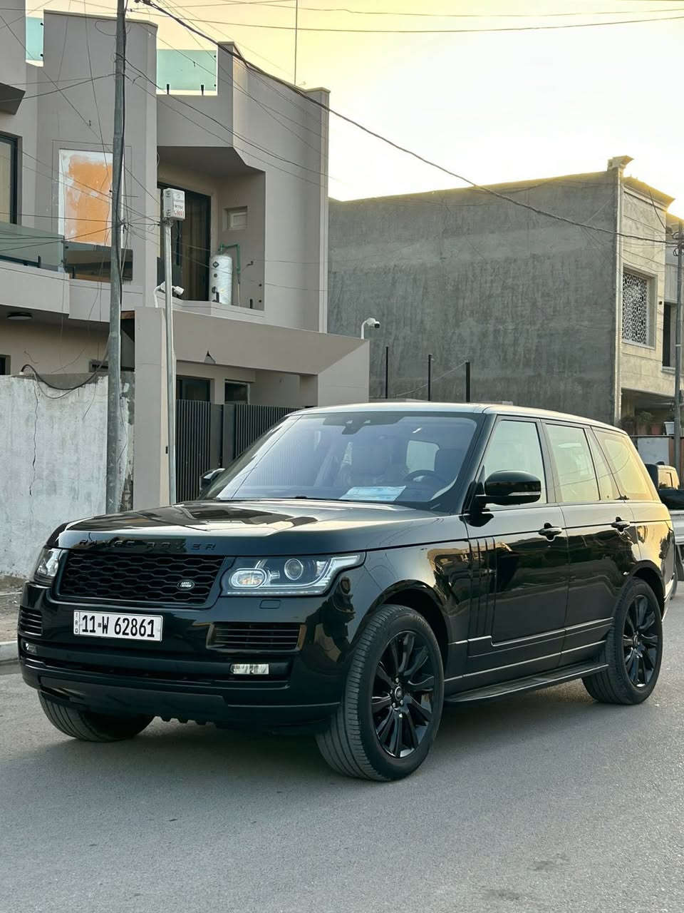Range Rover
بيع او مراوس 

 رانج روفر خليجي
 ((  2017  ))
 

محرك V6 
السيارة وكالة سردار 
مكفوله كفالة عامة 
ماشيه 81

داخل لون بيجي  

المواصفات 

🛑  بصمه + بصمه أبواب 
🛑 بانوراما + اشاير بالمري 
🛑 رادار + داتا شو + تحديد مسار
🛑 صندوق كهربائي + شفط
🛑 انظمة قيادة متعدد
🛑 كشنات كهرباء + تبريد + تدفئة 
بيه مواصفات هواي مايحتاج
 اذكرها مواصفاته معروفه 

 السيارة فول مواصفات 
 
السعر:- 380 

مكان السيارة بغداد  
    حي الحسين
مجمع الروان السكني

للاستفسار ***********
