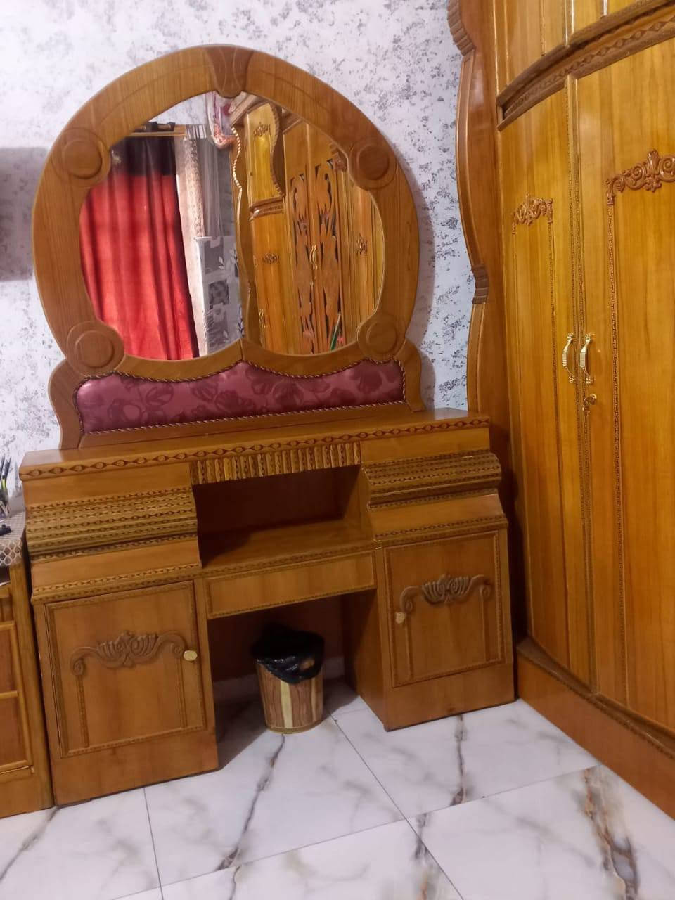 للبيع غرفه تسكام خشب اصلي 5 قطع .. للتواصل الاستفسار على الرقم ***********
