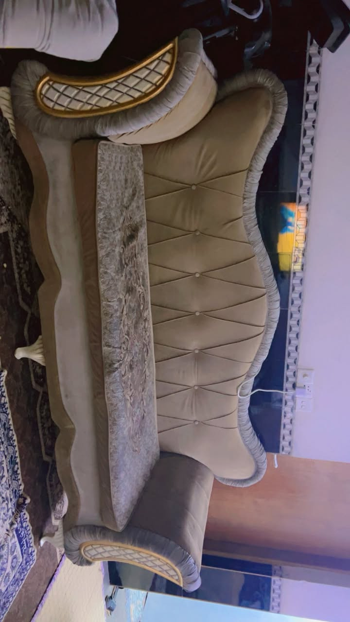 السلام عليكم تخم للبيع نظيف مع كوشات ما مستخدم والسعر مناسب


**إذا كنت صاحب هذا الإعلان وتريد حذفه لأي سبب، رجاءا أرسل رسالة إلى الدعم الفني**