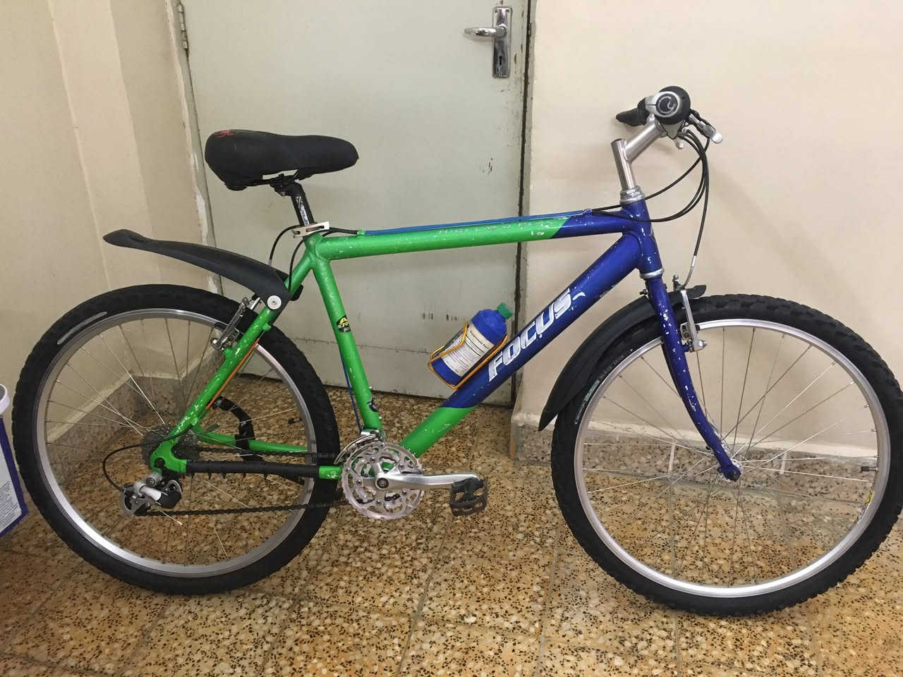 بسم الله  للبيع بياسكل حجم ٢٦ فريم المنيوم عالي  ماركةFouces بدون نواقص وشغال


**إذا كنت صاحب هذا الإعلان وتريد حذفه لأي سبب، رجاءا أرسل رسالة إلى الدعم الفني**