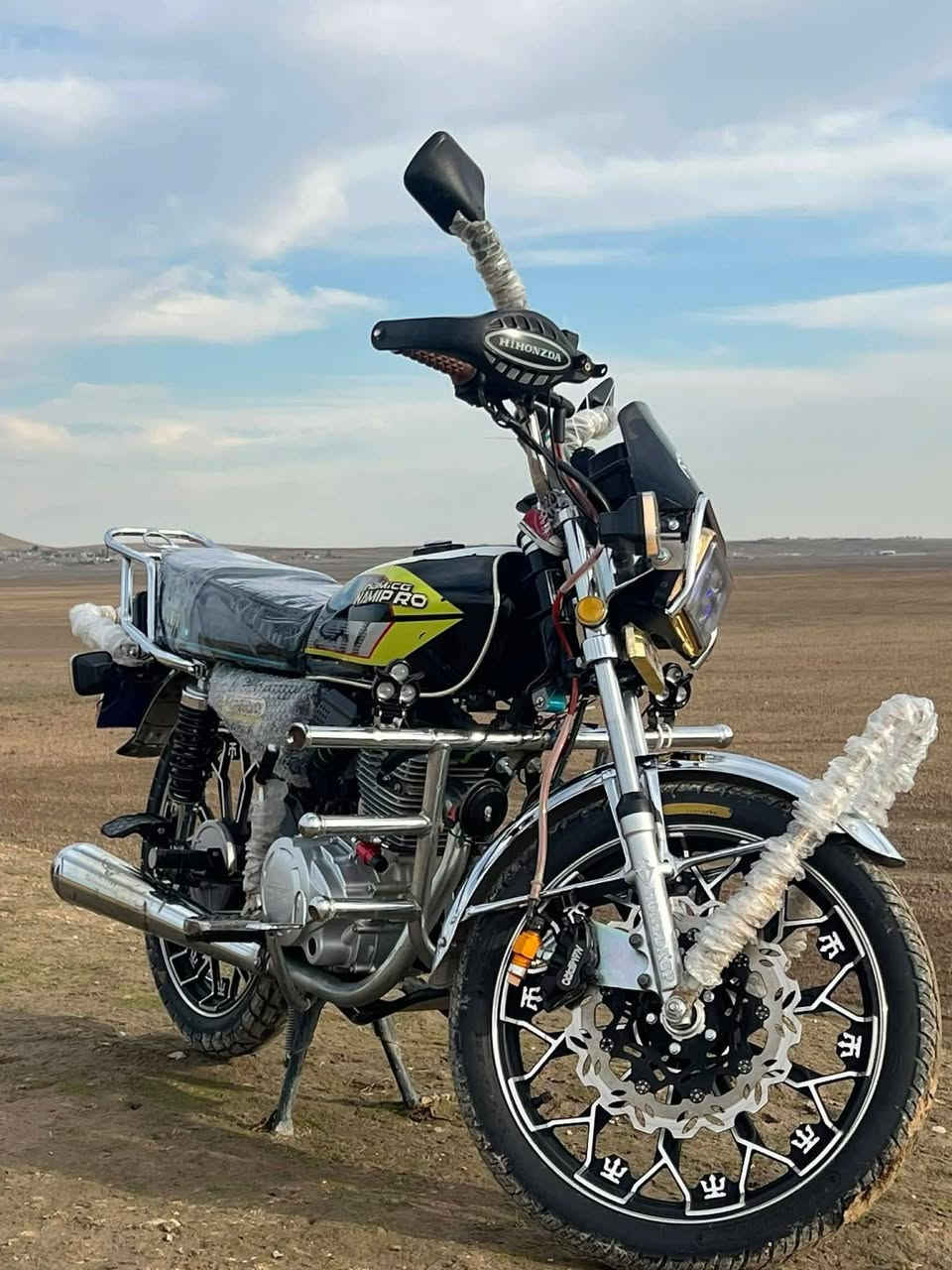 سلام عليكم
ماطور نامي برو (2024)للبيع الماطور مجهز بل كامل واي خلل ما بيها ونفس الي بل صوره ما مفتوح منها شي والمحرك شرط برغي واحد ما مفتوح ماطور جداً نضيف 
السعر راسلني خاص او واتساب ***********
