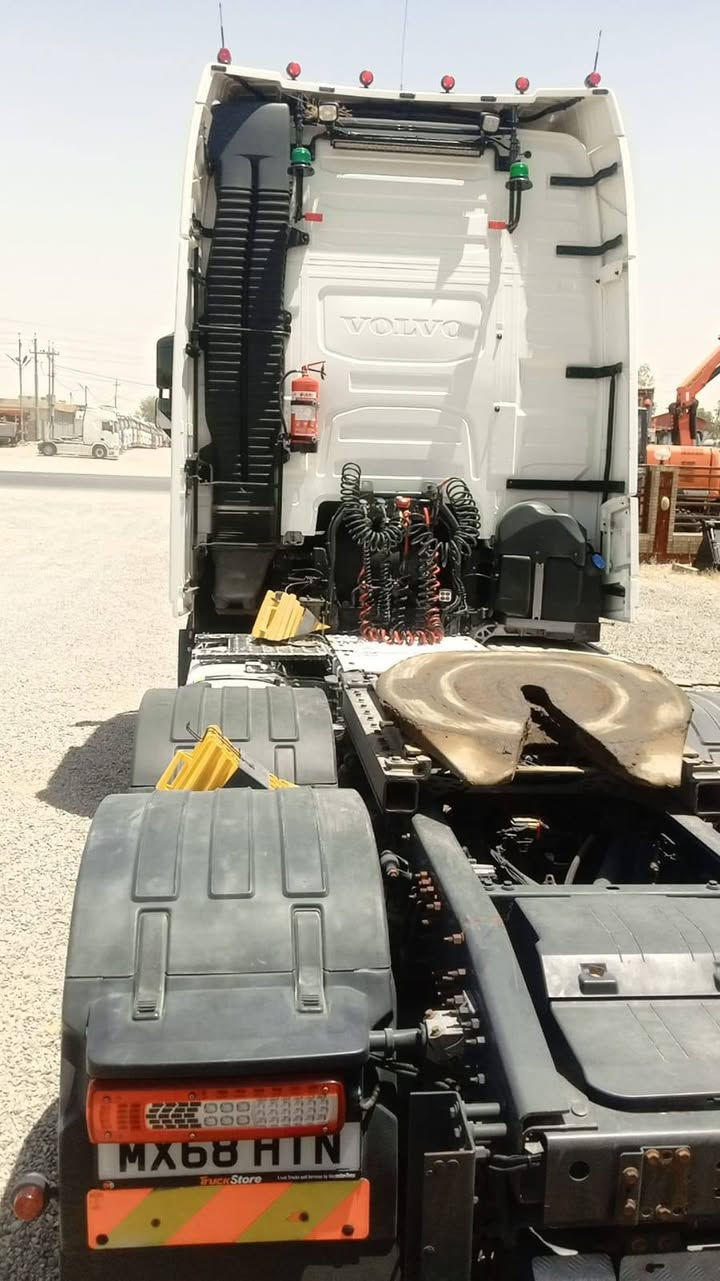 سلام عليكم فالفو 2017 للبيع فقط راس فصخ وربط مرقم جديد سنوية وهزة جديد فول مواصفات
 حجم 540
 رتايدر مي
 جوبلس امامي
 كامرا حساسات
 دبل منامية
 ثلاجة
طخم ويل كروم 
 دبل شاصي مطن 
للاستفسار اتصل *********** 
مكلف بالنشر 😇
