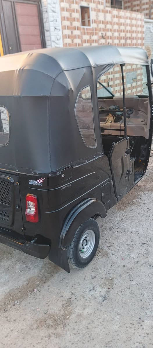 سلام عليكم مديل 22 شهر 10 رقم وسنوية تكتك مكفولة كشر ومحرك العنوان مدينت صدر هاتف ***********
