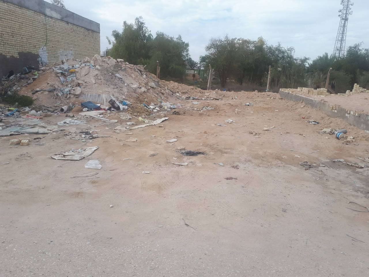 السلام عليكم/قطعة ارض للبيع طريق نجف/كربلاء / طريق ياحسين عامود/169/تبعد عن الشارع الرئيسي /150/متر مساحة القطعه/250/متر مربعة/سند/25/تصلح حسينيه للزوار وتصلح/سكن /متوفره كافة الخدمات/للتواصل/***********/
