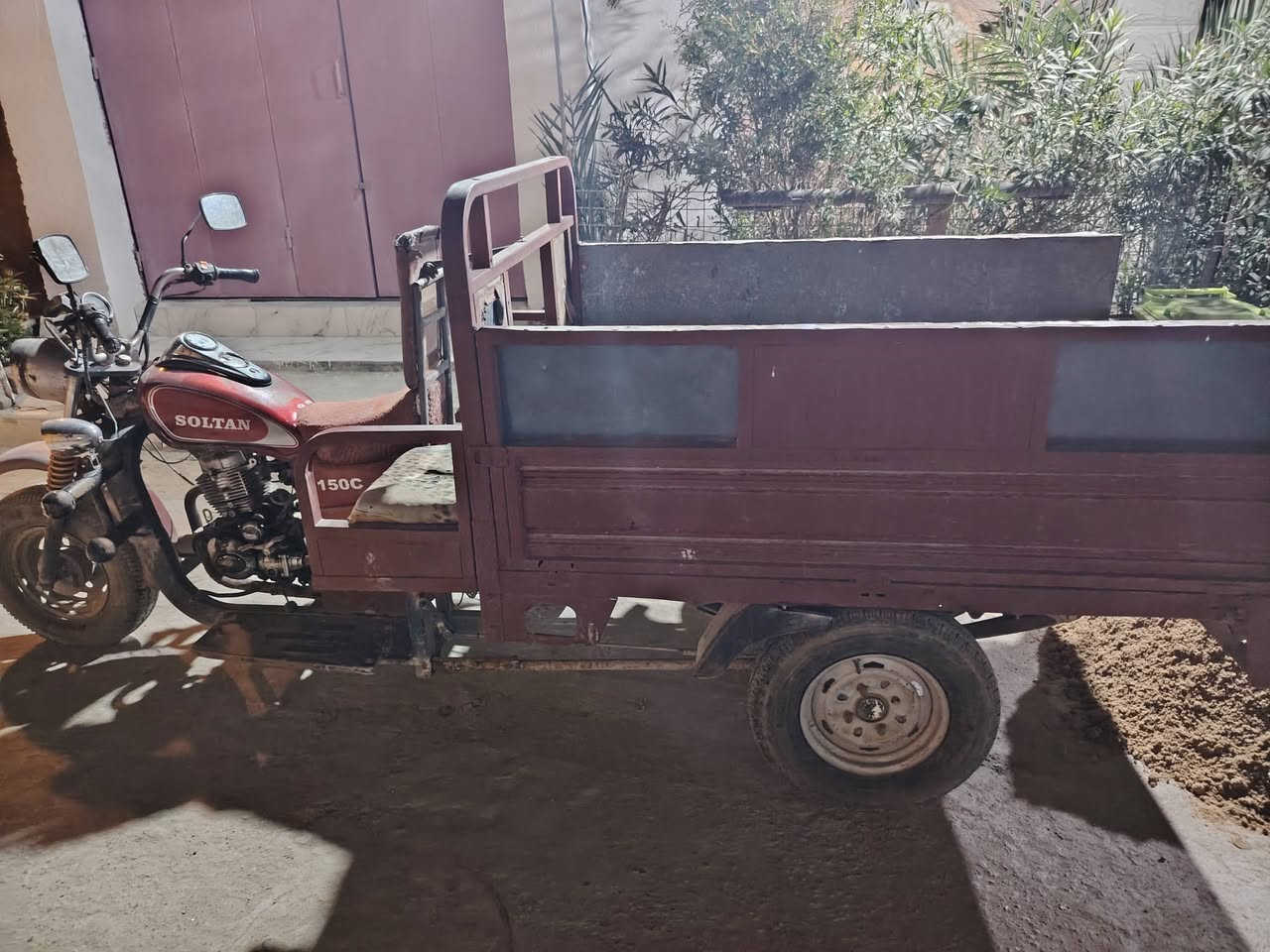 السلام عليكم ستوتة سلطان للبيع اوراق
كدامكم الصور شراي اتصل ع رقم اني مكلف

0771 702 1894
