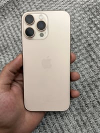 ايفون 16 برو ماكس 256 B91% السعر 1150 عربي نظيف فقط بي شخوط بالشاشة وم...