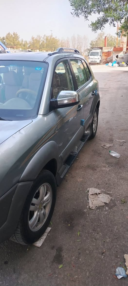 توسان ٢٠٠٨ خليجي رقم مثنى انكليزي مميز  باسمي تحويل ثاني يوم مكفولة من التبديل والظربة بيه بارد قليل كير ومحرك كفالة تبريد تدفئه حداد ٧٠٪  اطارات  فوك النص السعر ١١٠ وبية مجال
العنوان نجف عباسية قرب كلية الزراعة ***********
