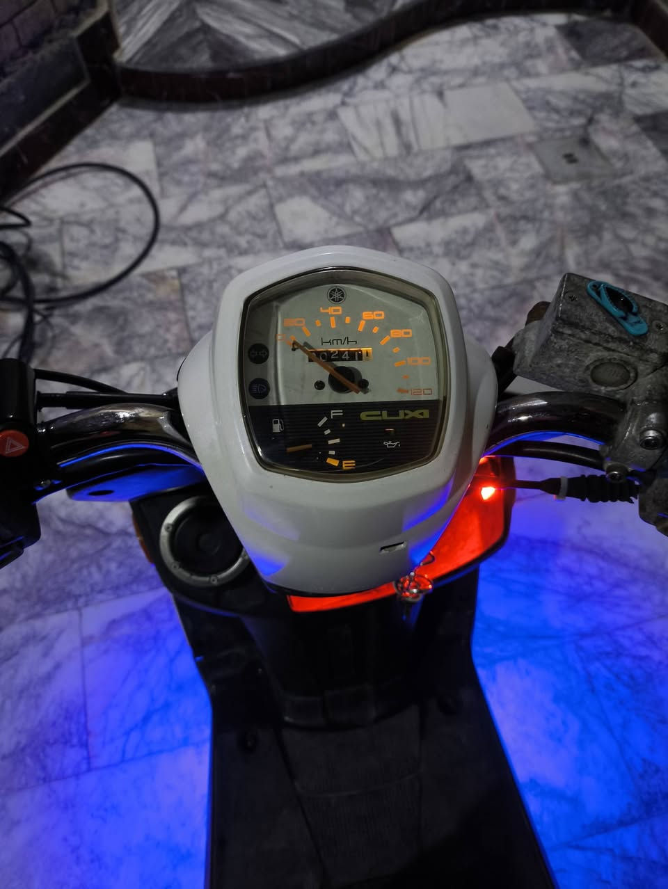 السلام عليكم
دراجه ماكس بوليسي للبيع 
دراجه كامله من كلشي ما نقصه اي شي ودراجه مرتبه ومحافض عليه وصارلي شهر من مطلعه من الرمبه مكينه نضيفه وماشيه قليل ما مفتوحه كفراته البلاديات ختم واحد السعر واحد ومئتين وخمسين مكاني قضاء القرنه هور السعد قرب جامع سيد حميد 
للتواصل ***********
