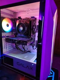 كيس فارغ نضيف جدا وياه الكارتونه مالتهGALAXوياه فانات 4مثل ما واضح بلص...