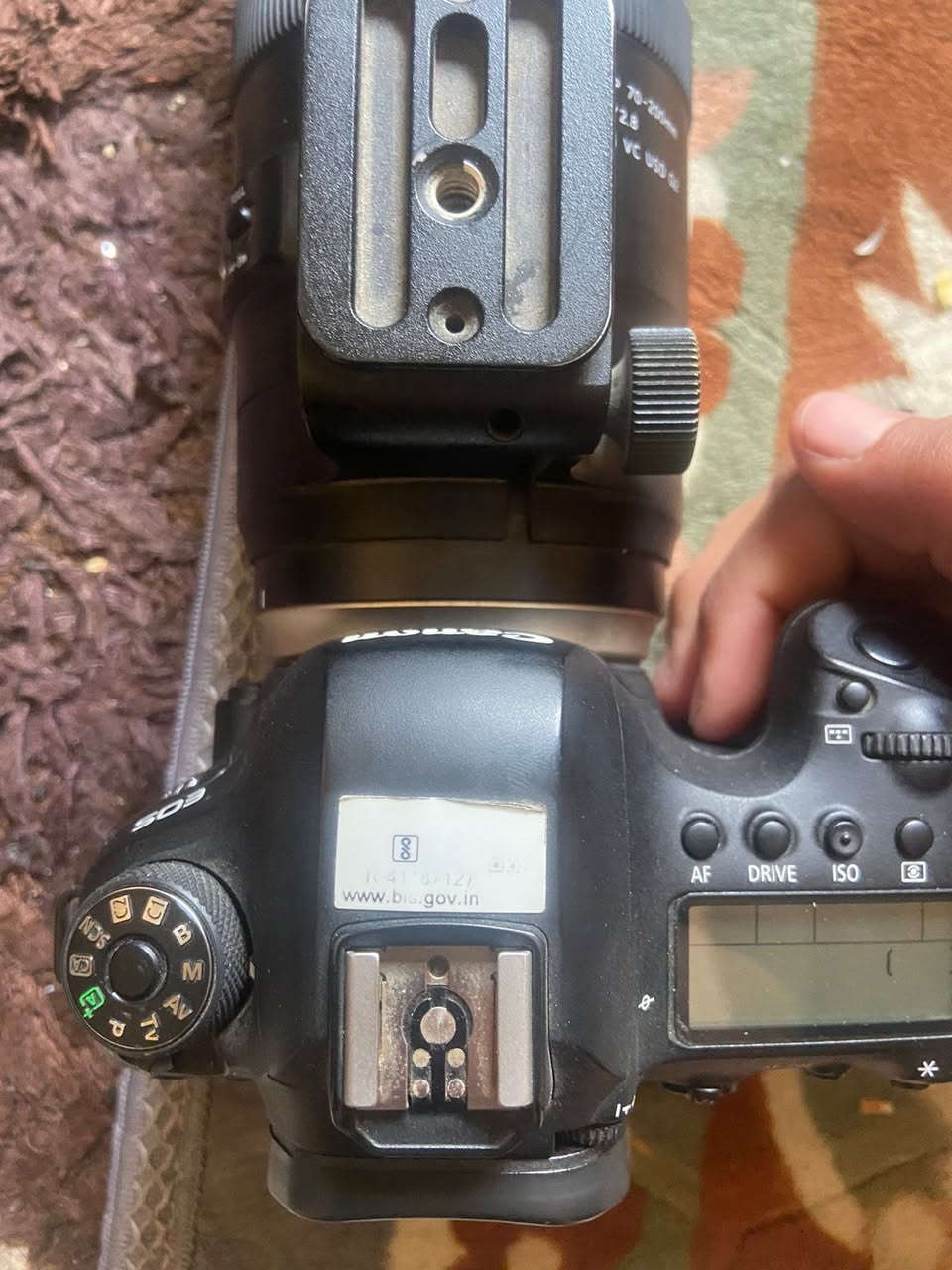 سلام عليكم كامره كانون D6 عدسه ٧٠/٢٠٠ فتحه ٢.٨ مكان بغداد الحريه ***********
