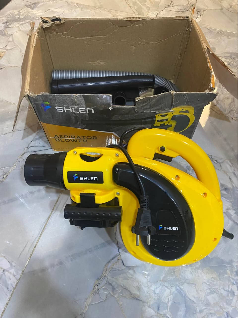 السلام عليكم عندي بلور دفع وسحب هواء جديد غير مستعمل السعر 40 وبي مجال الاستفسار *********** بغداد, العراق
