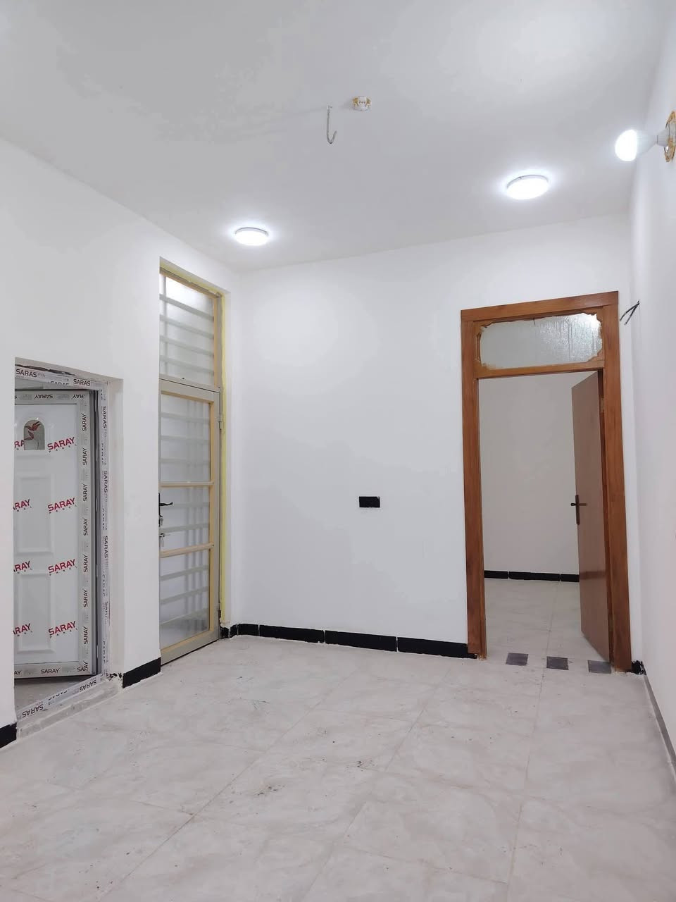 بيت🏠🤑 34مليون وبيه مجال 🤑
*********** 

بيت مساحه 100م #طابو_زراعي سند 25

#قريب_شارع_لحولي 

(عنوان لمكتب ) 

(  عمود 317 شارع الصب مقابل ملحق قريه الغدير                                

بيت جاهز مفتاح 🔑 

أساس وسقف صب مركزي 

منطقه كامله السكن #شوارع_تبليط 

غرفه نوم وصاله ومطبخ واستقبال حمامات داخليه وخارجيه وكراج 

#مدارس // ماء//. كهرباء//. تبليط  /. خط مولد ذهبي 

وتساب

*********** 

ملاحظه// توجد لدينا كل المساحات من دور او قطع
