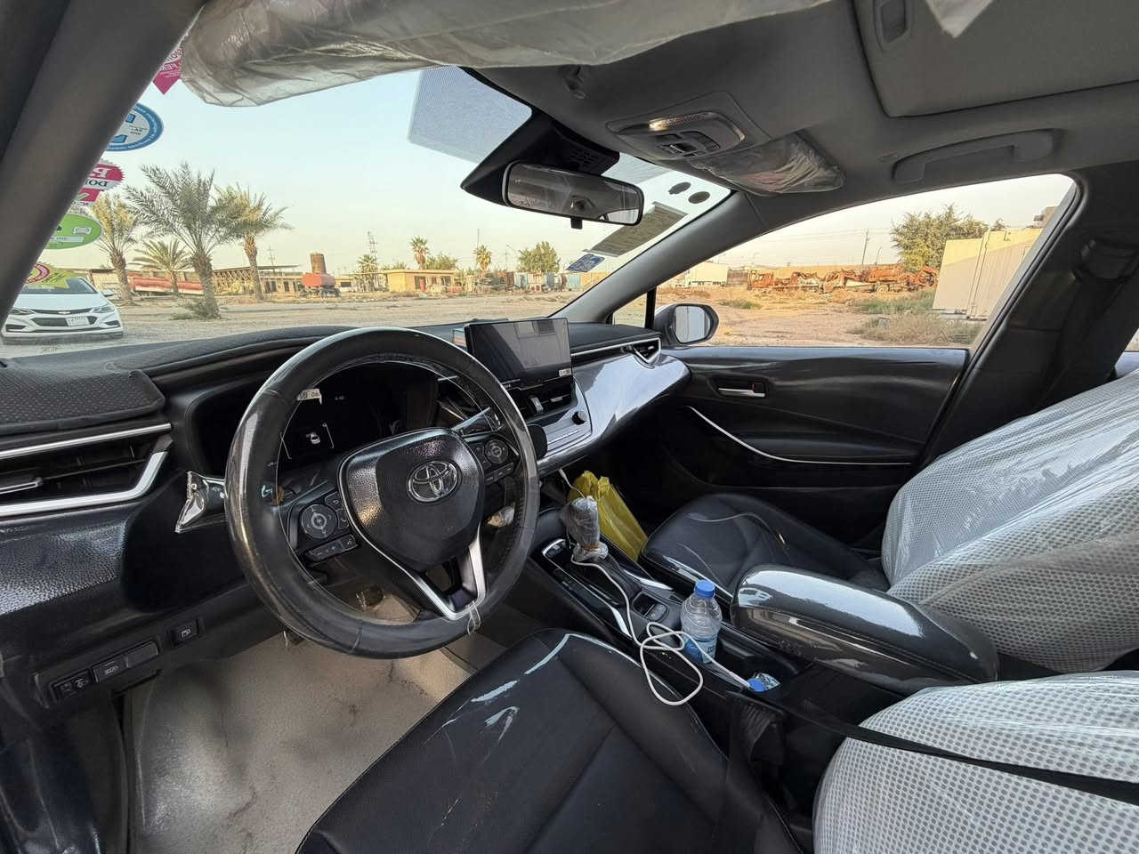 السلام عليكم شبابنه الطيبه
كورلا هايبرد 2025 فول 1/1 للبيع 
بصمه
 فتحه
 كشنات جلد كشن كهرباء 
رادار توقف
اوتو هولد 
سايد بريك بصمه 
اشاير بلمري 
ماشيه 40 الف وقابله للزياده مكاني البلديات او عويريج
هـ***********
ملاحضه:مدوشمه عام ارضيه وسفريات وكشنات وجنطه
