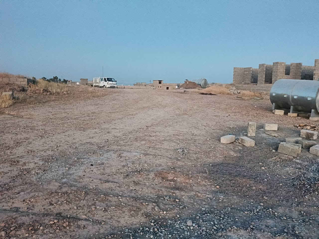 السلام عليكم
قطعة أرض للبيع عل حولي بينهة وبين التبليط قطعة تصير ركن علة شارعين رأيسي وفرعي المساحة الكلية 1700 تقريباً جيران علي صالح الحشتار بسعر جداً مناسب للأستفسار ***********
#التكعيب حسب الأتفاق
