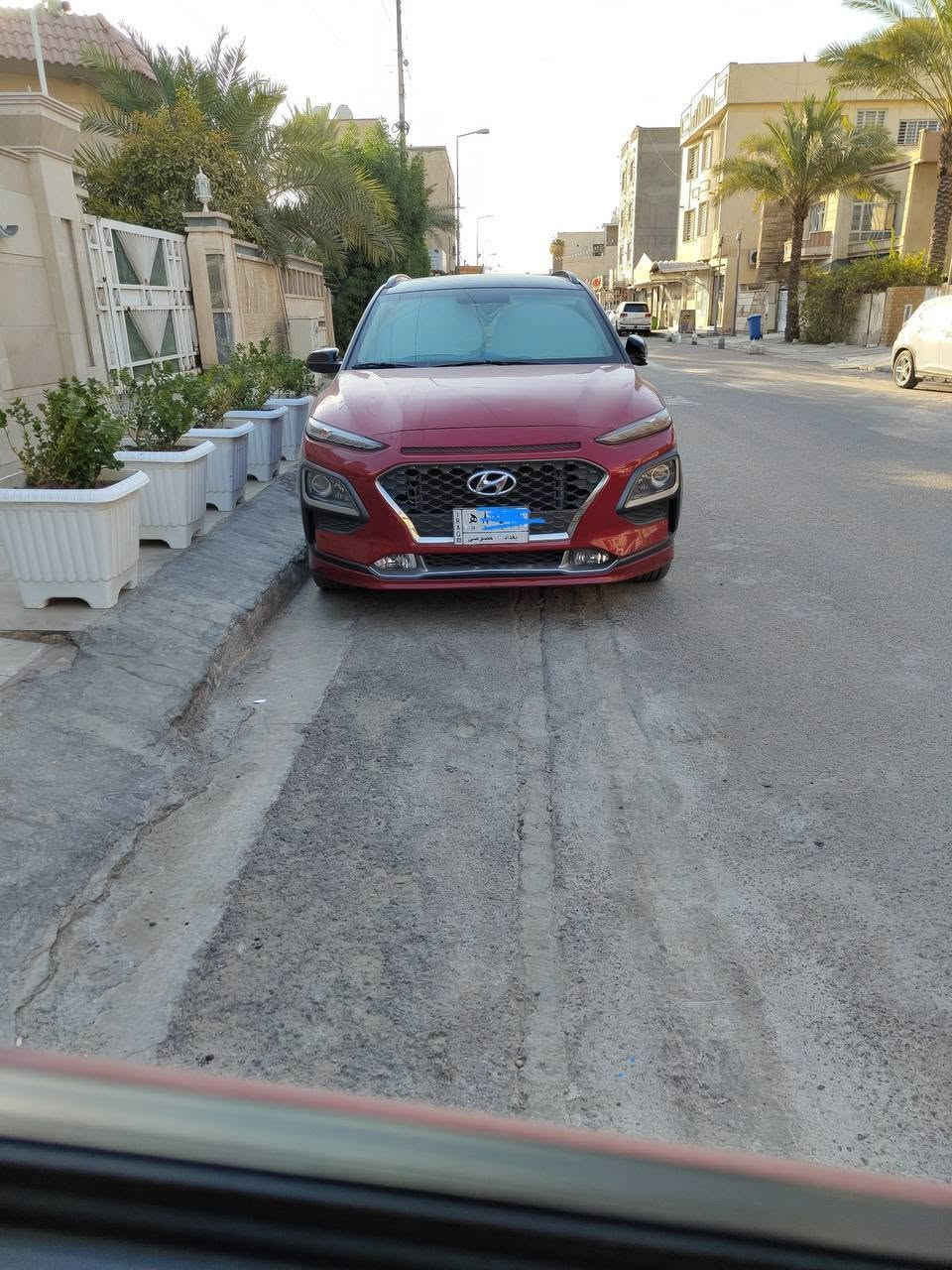 للبيع هيونداي كونا 2020 
محرك 1600 تيربو – رقم بغداد 🚗
سيارة مرتبة ونظيفة، باسمي مباشرة والبيع تحويل ثاني يوم
🔹 الموديل: 2020
🔹 المحرك: 1600 تيربو 
🔹 الجير: DCT أوتوماتيك
🔹 الممشى: 37000 km
🔹 الرقم: بغداد 
✅ المواصفات:
✔️ تشغيل بصمة وKeyless
✔️ شاشة تدعم Android Auto وApple CarPlay
✔️ تحكمات ستيرن كاملة
✔️ وضعيات قيادة Sport / Normal
✔️ نظام النقطة العمياء بالمرايا
✔️ إنارة LED 
✔️ تدفئة المقاعد الأمامية
✔️ ويلات قياس 17
✔️ داخلية مرتبة ونظيفة
✔️ محرك قوي واقتصادي
⚠️ الحادث فقط قبغ جنطة مبدل وتعديل بخشم الجاملغ الخلفي بدون ايرباكات 
🔍 رقم الشاصي:
KM8K3CA52LU454612
لمعرفة السعر اكتب رقم 1
مكان: بغداد زيونة 

📞 للتواصل: ***********
