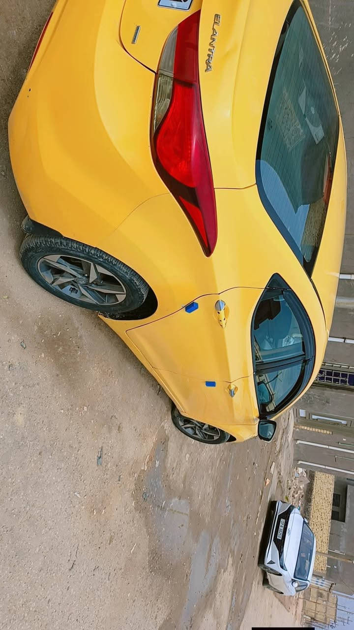 النترا تسكي  2012  محرك 1800وارد خليجي فتحه بالسقف مصفره هيأه وغرامات   .  تبريد شغال تخم تواير حداديه . ضربتها جاملغ وباب ماعابر بيها تنقيص قليل بالمحرك كلش قليل . سعر 55  مامتواجد ع الفيس . اتصل ***********
