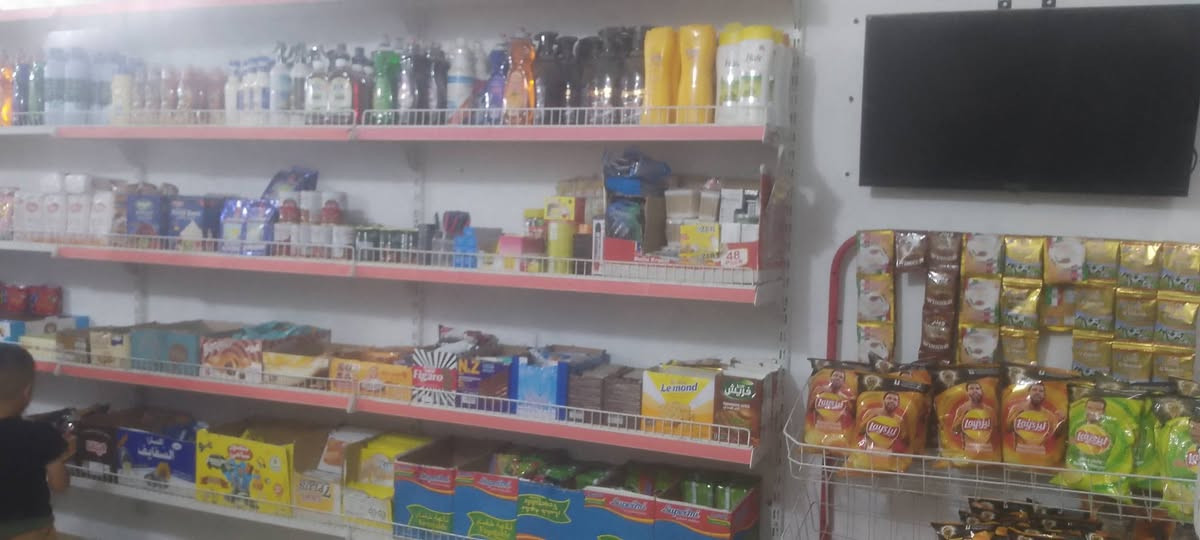 ملاحظه مكلف بل نشر
محل (سوبر ماركت)  للأيجار 

- الموقع /

الرصافة – رئاسة العبيدي – شارع 20  فرع خدمات حمودي أبو الدهن (تكمل الشارع لنهايته على اليسار.

- الأسباب /

- عدم التفرغ لان عندي التزام. 
امانه المحل شغال والحمد لله (خير من الله وبي شغل حلو ورزقه خير).

 - الأغراض والمحتويات /

1- مجمدات عدد (2)

2-عارضات عمودية عدد (3).

3-رفوف حديد درجه اولى عدد (4) سراوات على طول المحل حسب ماموضح بل صور.

4- مبردة هواء نوع (كونفيرة) جديده.

5-سلة أجباس كاملة عدد (1).

6- ميز كاشير مرتب مع كرسي.

-المساحة /
الأبعاد: العرض 3 متر وربع × الطول 7 متر.

- جاهز وما ينقصه أي شي، وتگدر تستلمه وتبدي شغلك مباشرة بدون تعب وتجهيز.

للتواصل والاستفسار عن السعر وباقي التفاصيل:يرجى الاتصال مباشرة بصاحب الاسواق
(أبو يوسف)
📞 ***********
