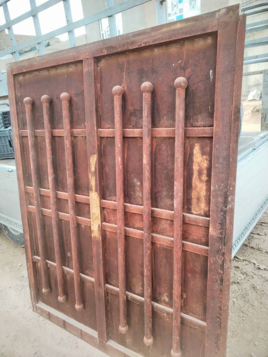 مكلف بلنشر بيبان وشبابيك كما واضح بلصوره تريد تجي شوفهن بعد افضل كلهن ب٤٠٠ وبيهن مجال قليل *********** النجف, العراق
