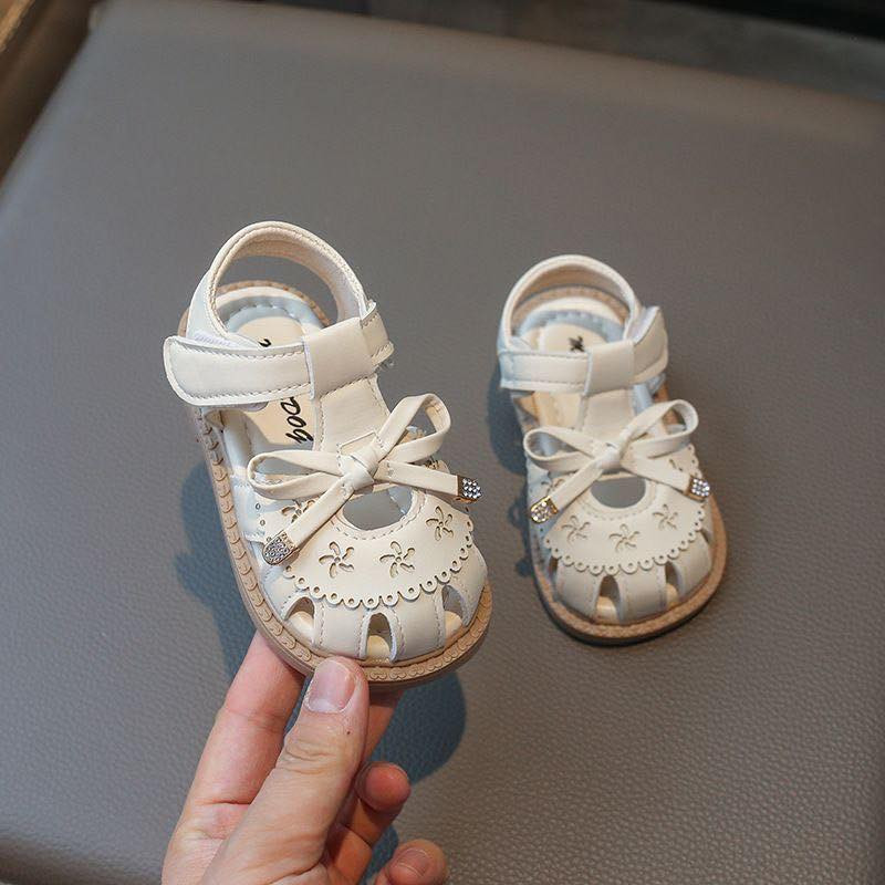 ✨ دللي أميرتك بأجمل إطلالة ✨
صندل بناتي ناعم وخفيف بتفاصيل ورود أنيقة 🎀
ثابت ومريح للمشي… مثالي للطلعات والمناسبات 🌸

📏 القياسات: من 21 إلى 30
💰 السعر: 17 ألف د.ع
🎨 متوفر بلونين (زهري – أبيض)

📍 العنوان: كوت، شارع ألف عافية، ركن شارع بدلات الأعراس، مجمع جنائن واسط، قرب أزياء فوازير 2
📦 توصيل إلى جميع محافظات العراق

#سنتر_علي_هادي
#احذية_اطفال
#صندل_بناتي
#احذية_بنات
#كوت
#جنائن_واسط
#موضة_اطفال
#تسوق_اونلاين
#توصيل_لكل_العراق


**إذا كنت صاحب هذا الإعلان وتريد حذفه لأي سبب، رجاءا أرسل رسالة إلى الدعم الفني**