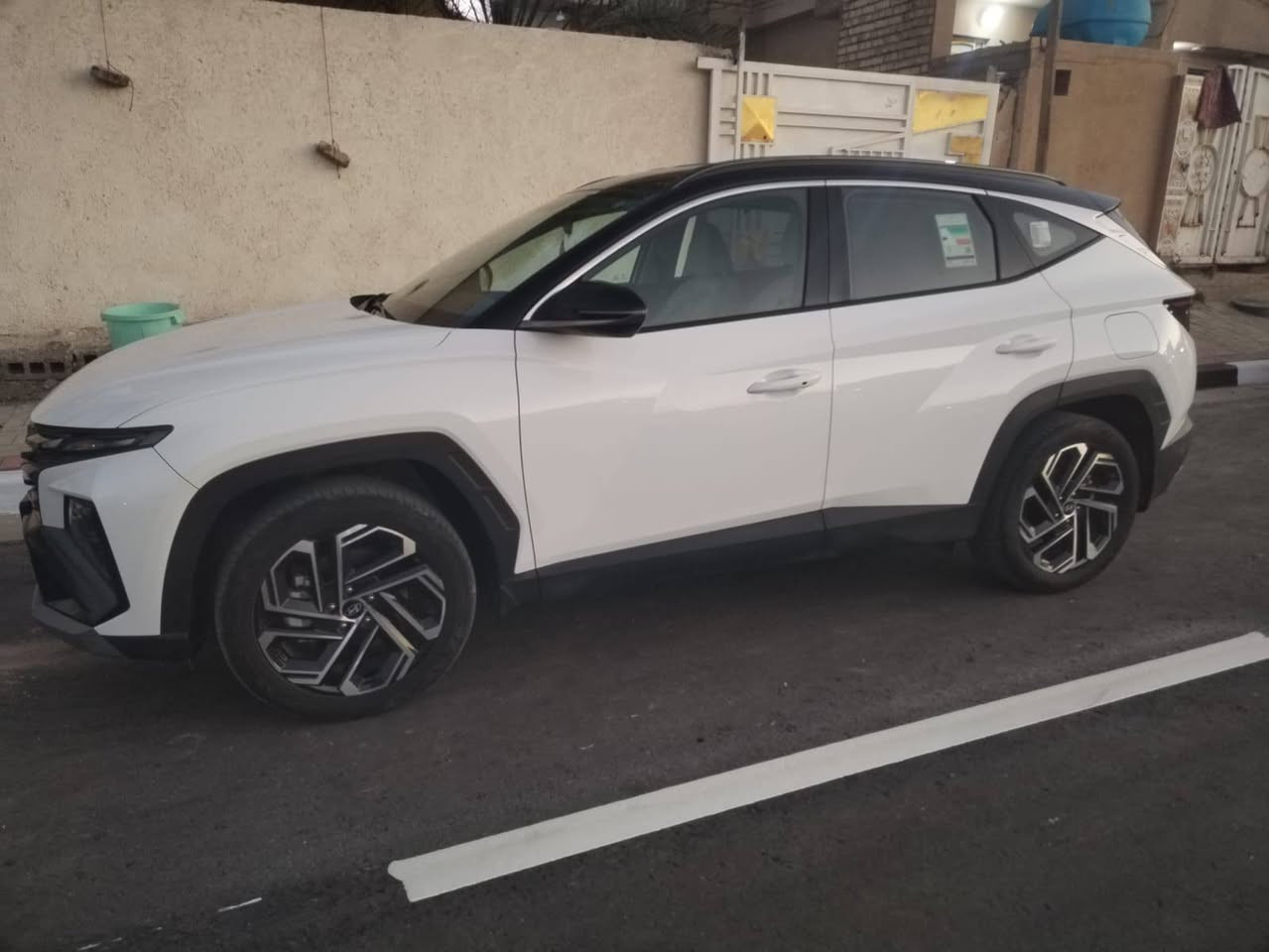 هيونداي توسان 2025 فخامة مختلفة 🌙
🤍 انتبه !!  المقاعد تدفئة تبريد 2 قمارة لون اسود 3 صندوق كهرباء🖤🌙

🚗 المواصفات:
🔹 محرك بنزين 4 سلندر 2000 سي سي
🔹 الممشى 18 الف KM
🔹 ناقل حركة أوتوماتيك ناعم واقتصادي
🔹 تصميم أنيق بطابع رياضي
🔹 مقاعد أمامية تبريد وتسخين ❄️🔥
🔹 مقاعد كهربائية مريحة
🔹 شاشة لمس كبيرة تدعم Apple CarPlay & Android Auto
🔹 كاميرا خلفية + حساسات ركن
🔹 تشغيل بصمة
🔹 إضاءة LED أمامية وخلفية
🔹 ويل كب ألمنيوم قياس 19
🔹 تكييف أوتوماتيك قوي
🔹 أنظمة أمان متكاملة (ABS – ESP – وسائد هوائية)

💰 السعر 228 قفل ما بي كل مجال [ مرقم بغداد ] 💲

🔹 متواجد ا
📍 فـــي بغـــــــداد
📍كربلاء المقدســة

📞 للاستفسار فقط اتصل على الارقام غير متواجد على الفيس

👨‍💻  البيع نقدا حصريا :
☎ ***********
☎ ***********

نضع الثقة في المقدمة✔️

#هيونداي #توسان_2025 #لونين #SUV #سيارات_حديثة 🚘🔥
