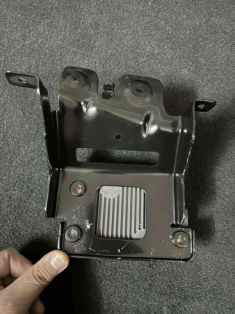 السلام عليكم 

من رخصه الادمن المحترم //

رادار امامي هو والقاعده ( البراكيت الحديد ) اصلي تفصيخ شرط الفحص يرهم بلايزر من 2019 لل 2025 وشرط الفحص , بغداد واتس اب ***********
