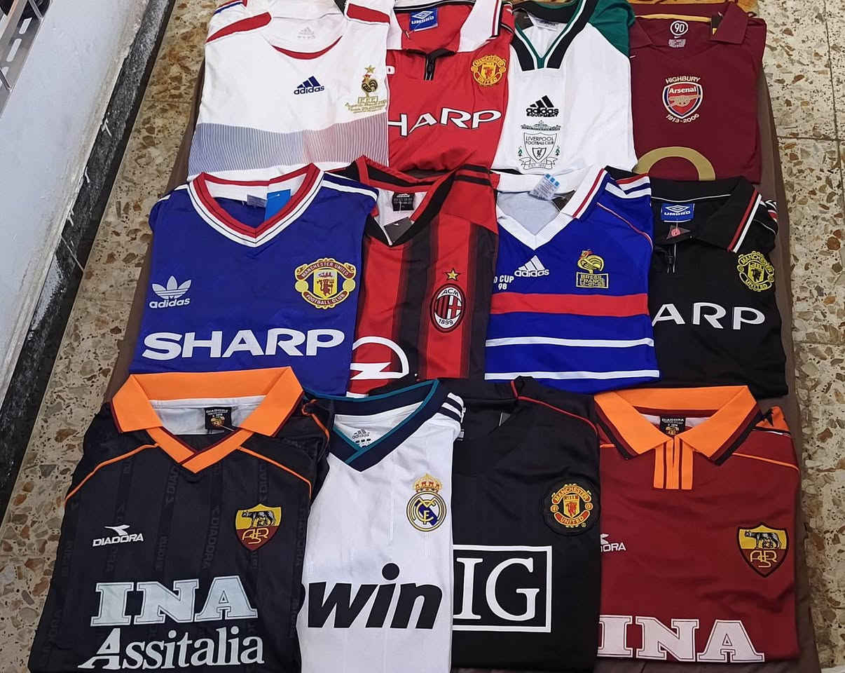 السلام عليكم لعشاق الكلاسيكي متوفر لدينا 45 موديل كلاسيكي نسخة لاعب خامة 100% فحص أمام المندوب موجود جميع القياسات موجود مفرد جملة يلي مهتم فقط بالكلاسيكي ويعرف سعره يراسلني خاص او واتساب ***********❤️⚽

