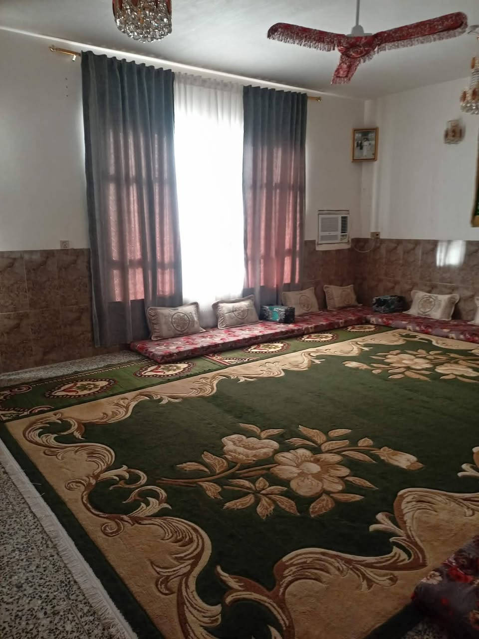 بيت للبيع مساحة 230 طابو زراعي سند 25غرفتين نوم وحولي كبير واستقبال ومطبخ الموقع الراشدية شارع المراسمة عبور المشروع على الشارع العام للأستفسار الاتصال على الرقم ***********
