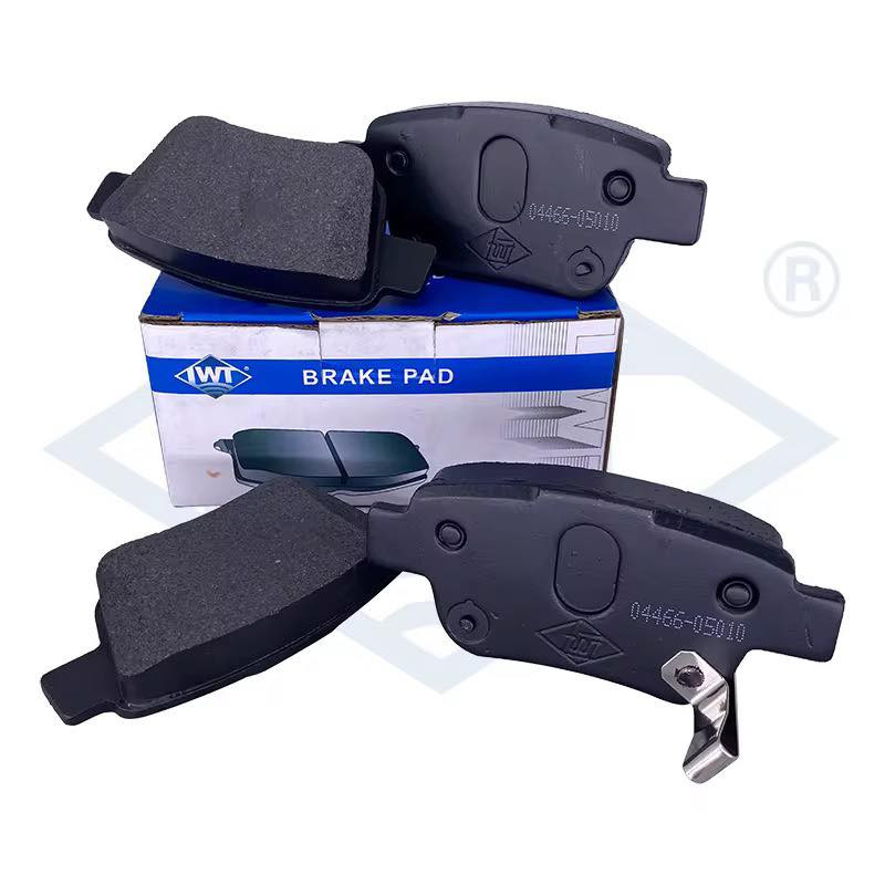 � وسادات وديسكات فرامل IWT الأصلية 🔧
سونتو 2015 -2020
توسان 2016-2020
النترا  2011-2015

اتصل قبل نفاذ الكمية فالكمية محدودة جدا  

قوة توقف دقيقة، أداء ثابت، وسلامة تدوم طويلاً 🚗💨

هل تبحث عن فرامل تمنحك ثقة كاملة على الطريق؟
منتجات IWT BRAKE PAD تم تصميمها بأحدث التقنيات لتمنحك تجربة قيادة آمنة، ناعمة، وصامتة حتى في أقسى الظروف.

⚙️ 
المميزات التقنية والعملية:

✅ أداء كبح قوي ومضمون:
مصنوعة من تركيبة سيراميكية متطورة تمنح احتكاكًا متوازنًا يضمن توقفًا سريعًا دون انزلاق أو صوت مزعج.

✅ مقاومة عالية للحرارة:
تتحمل درجات حرارة مرتفعة تصل إلى أكثر من 500°C بدون فقدان الأداء، مما يجعلها مثالية للسفر الطويل والقيادة على الطرق الحارة.

✅ راحة وسلاسة أثناء القيادة:
بفضل المواد العازلة للاهتزاز، تضمن وسادات IWT كبحًا ناعمًا ومستقرًا بدون أي ارتجاج في المقود أو أصوات صفير.

✅ عمر خدمة أطول:
تدوم أكثر من الوسادات التقليدية بنسبة تصل إلى 40% أطول، مع احتكاك ثابت طوال فترة الاستخدام.

✅ صديقة للبيئة:
مصنوعة من مواد خالية من الأسبستوس والغبار الكثيف، لتحافظ على نظافة الجنوط والبيئة المحيطة.

✅ تصميم دقيق ومتطابق مع القطع الأصلية (OEM Fit):
مطابقة تمامًا للمواصفات الأصلية لسيارتك، ما يجعل التركيب سهلًا وآمنًا دون الحاجة لتعديلات إضافية

للتواصل الاتصال بالرقم *********** او *********** يتوفر واتس اب في كلا الرقمين 
يتوفر خدمة توصيل لكافة المحافظات
