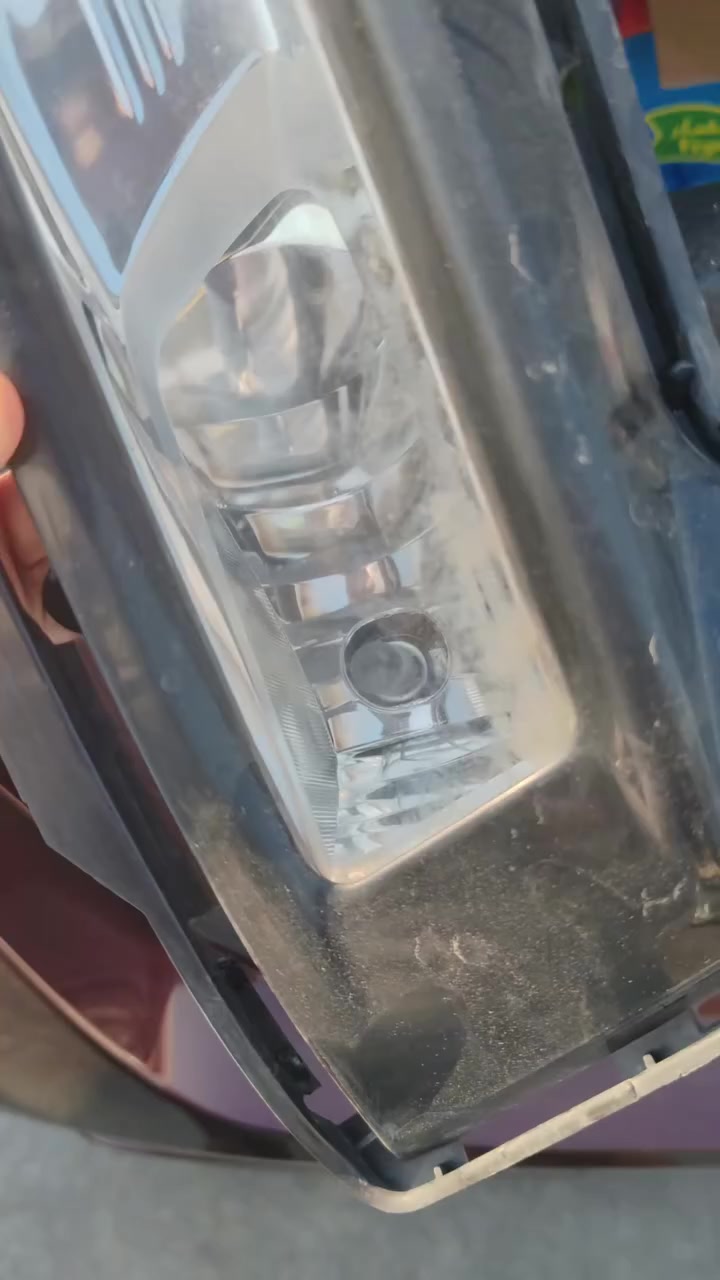 السلام عليكم،
للبيع زوج بروجكتر نيسان سينترا ٢٠٢٣ تجاري وليس أصلي ، مصباح وليس LED (ليد) كما موضح بالفيديو والصور، جديد وما مستخدم ولا مرة وما مشتغل، فقط مشدود بالسيارة. واحد منهم نقص مصباح 
السعر ٤٠ الف دينار.


**إذا كنت صاحب هذا الإعلان وتريد حذفه لأي سبب، رجاءا أرسل رسالة إلى الدعم الفني**