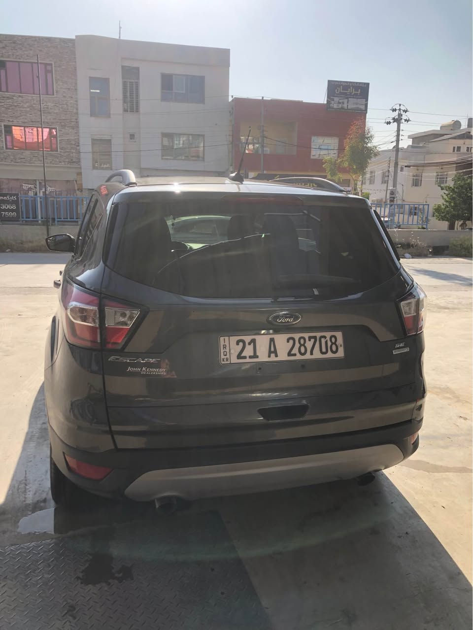 فۆرد ئسکەیپ مۆدیل ٢٠١٨سەیارەکە زۆر پاکەو بێمەسرەفە مەکینەی ١٥تۆربۆ زۆر بیێمەسرەفە گیرومەکینەو بەناوکردن بەشەرت بەناوی خۆمەوەیە
٦٢هەزار رۆشتوە 
*********** السليمانية, العراق
