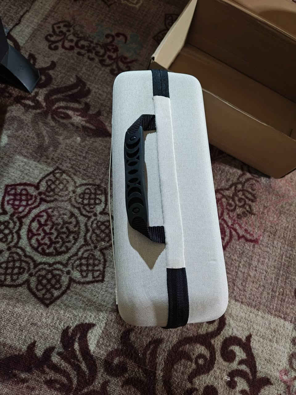 يا الله 
شباب شوفلي هذا التحفه مزاد وبالعافيه على الي يصير من نصيبه


**إذا كنت صاحب هذا الإعلان وتريد حذفه لأي سبب، رجاءا أرسل رسالة إلى الدعم الفني**