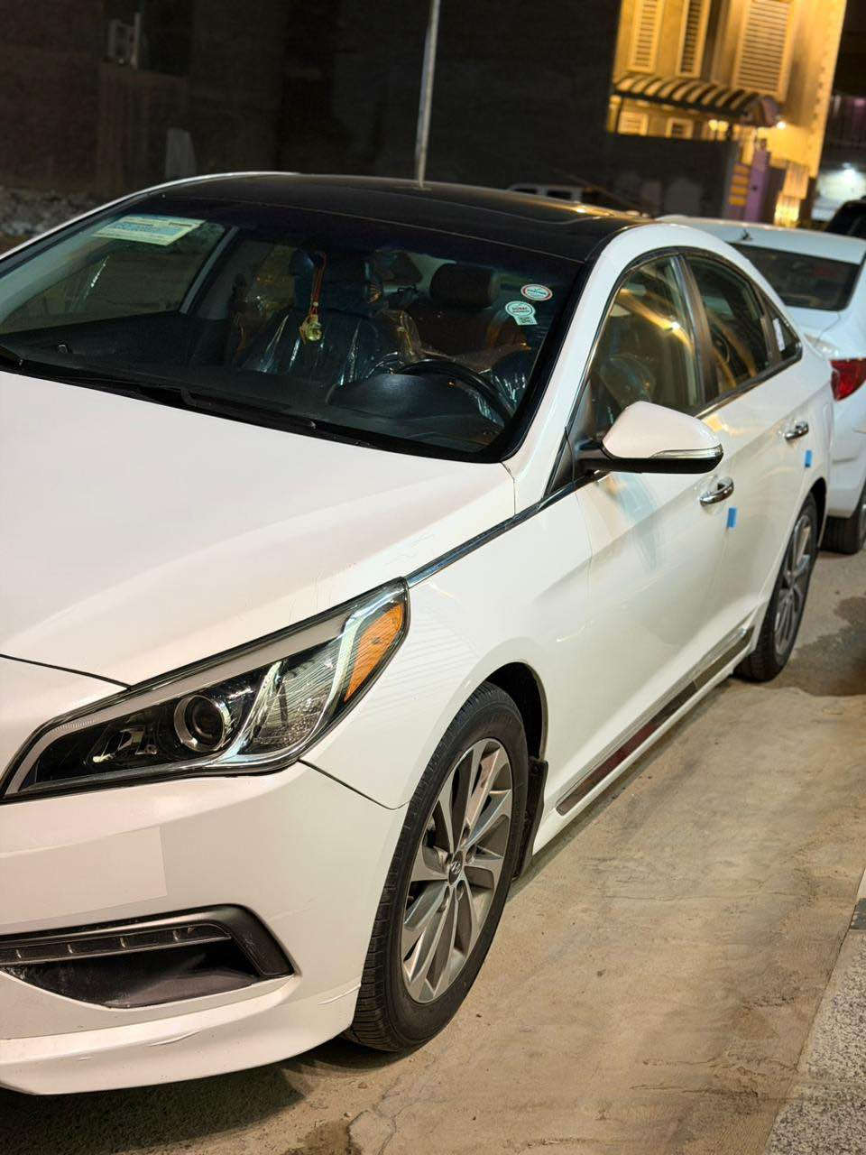 السلام عليكم
رمضان كريم على جميع المسلمين والمسلمات
هيونداي سوناتا 2017 وارد كندي فول مواصفات ١/١
السيارة كفالة عامة عدا البنيد بي كليز او جلاتين وهم يعتبر كفالة بس  عن الحلال والحرام واحد يكول 
السيارة رقم اربيل الجديد سنوية لل ٢٠٣٠
السيارة جديدة جديدة بمعنى الكلمة 
واحلى من الصور 
ماصارلي ٣ اشهر  من خذيتها من ولد صديقي عزيز علي 
هسة عرضتها للبيع بسبب البناء واسئل ربي يرزق الي ياخذها ويكفي شرها 
ملاحظة السيارة بيها شوي تكشير بالصندوك ومسوي بمادة 
وهسة كلشي ماعلي 
مواصفات السيارة 
حساس امامي
حساس خلفي
لد امامي 
لد خلفي
صندوق ذكي عند الاقتراب 
كشنات كهرباء
كشنات تبريد وتدفئة 
ستيرن تدفئة 
كشنات جلد
مساج كشن vip
رادار تصادم  امامي وخلفي الله يكفينا ويكفيكم الشر 
رادار جوانب 
تبريد ثلج 
فتحة سقف سلايد روم 
تحديد مسار 
لايت زنون عدسات علماً الله يشهد الزنون ماخذه ب ٣٠٠$
تخم تاير جديد مع الوصل ومشتري ب 600$ كله اصلي
حدادية جديدة 
تخم بلكات نوزلات 
السيارة شنو احجي عنها قليل جديدة كلش والحمدلله
مكان السيارة بصرة ياسين خريبط 
سعرها 139 وبيها مجال للجناي 
وبهذا السعر ماكو هيج سوناتا نظيفه 
رقم الهاتف *********** البصرة, العراق
