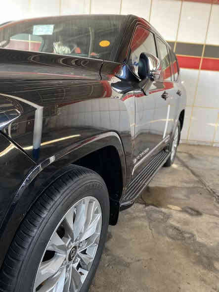 لاندكروز 2022
V.X.R
توين توربو
فول مواصفات 1/1
ماشيه 41 الف
السيارة جديدة جدا 
رقم بغداد باسمي تحويل مباشر
بيها ملاحظه بسيطة
العنوان بغداد معارض النهظه 
الاستفسار ***********
