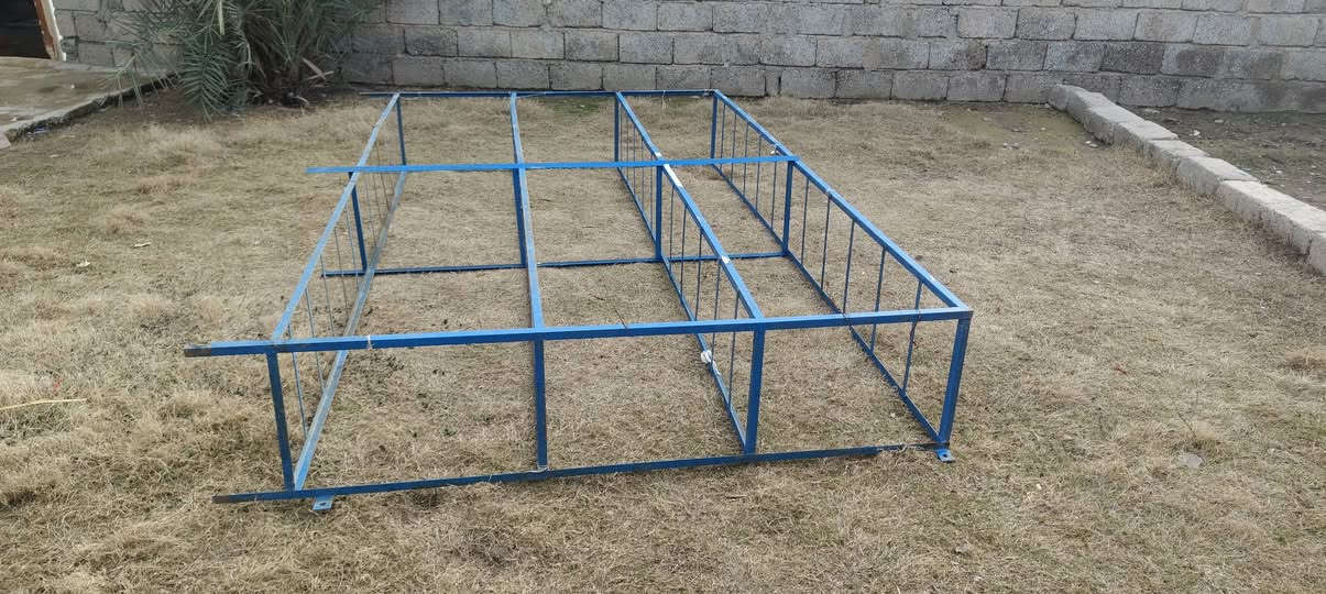 رف حديد ثقيل للبيع
***********
