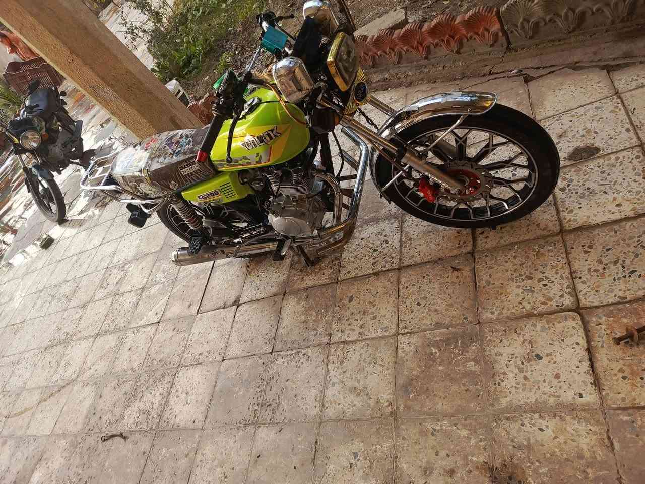 سلام عليكم سيفان موديل 24 كفاله عامه البيع محركه شلعه كهربائيات كلهة شغاله على كل عيب دراجه حلوه سونك اصلي باب اول مكان ديالى بعقوبة ستفسار عل رقم ***********سعر مناسب
