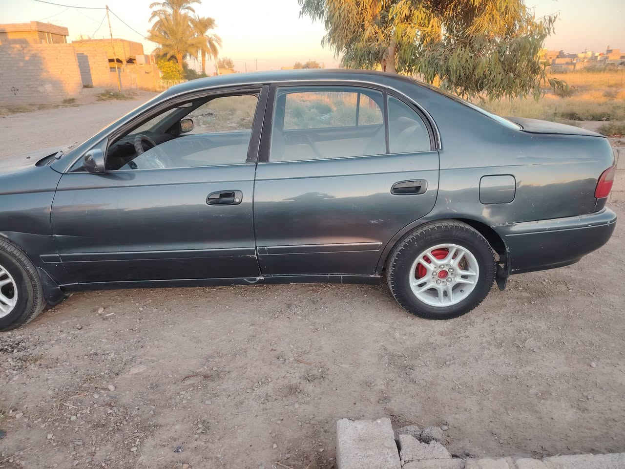 كرونة موديل ٩٣ سيارة نضيفة رقم بغداد بسمي مكانه ديالى رايدهة ٤٥ وبيهة مجال ***********
